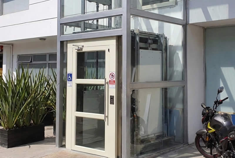 Descubra ya elevador exterior panorámico muy accesible y solicite asesoría experta para una solución segura, moderna y confiable con Ascensores Fahenn en Bogotá, Colombia
